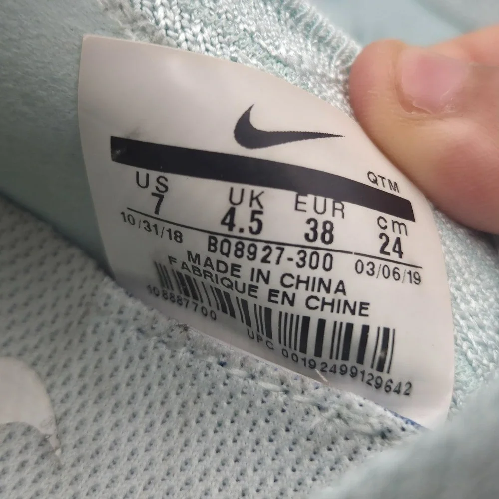 Nike Epic React Flyknit 2 Women's Size 7 Ocean Fog Arctic Punch Running‎ Shoes